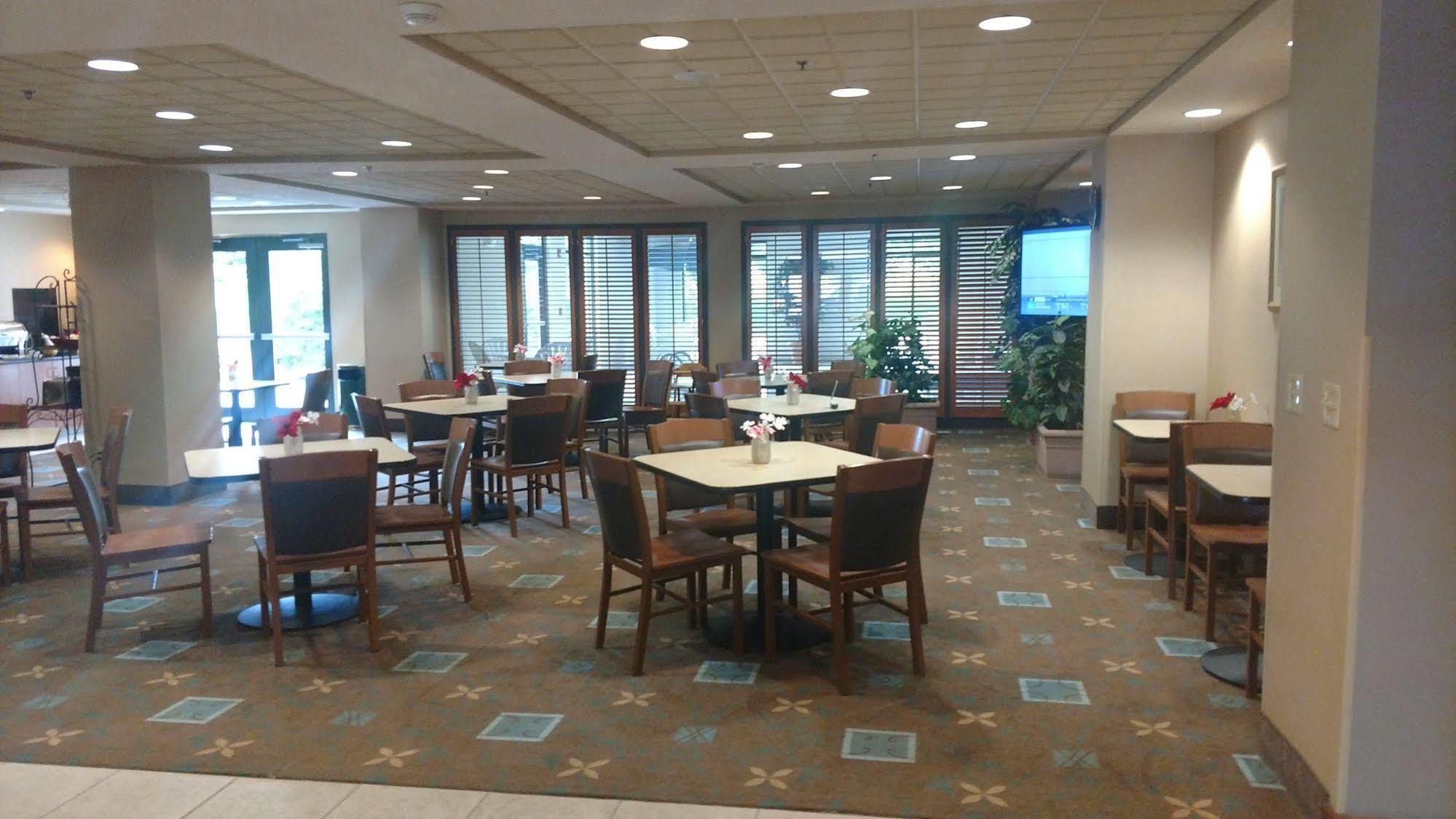 Wingate By Wyndham Gillette Hotel Exterior photo